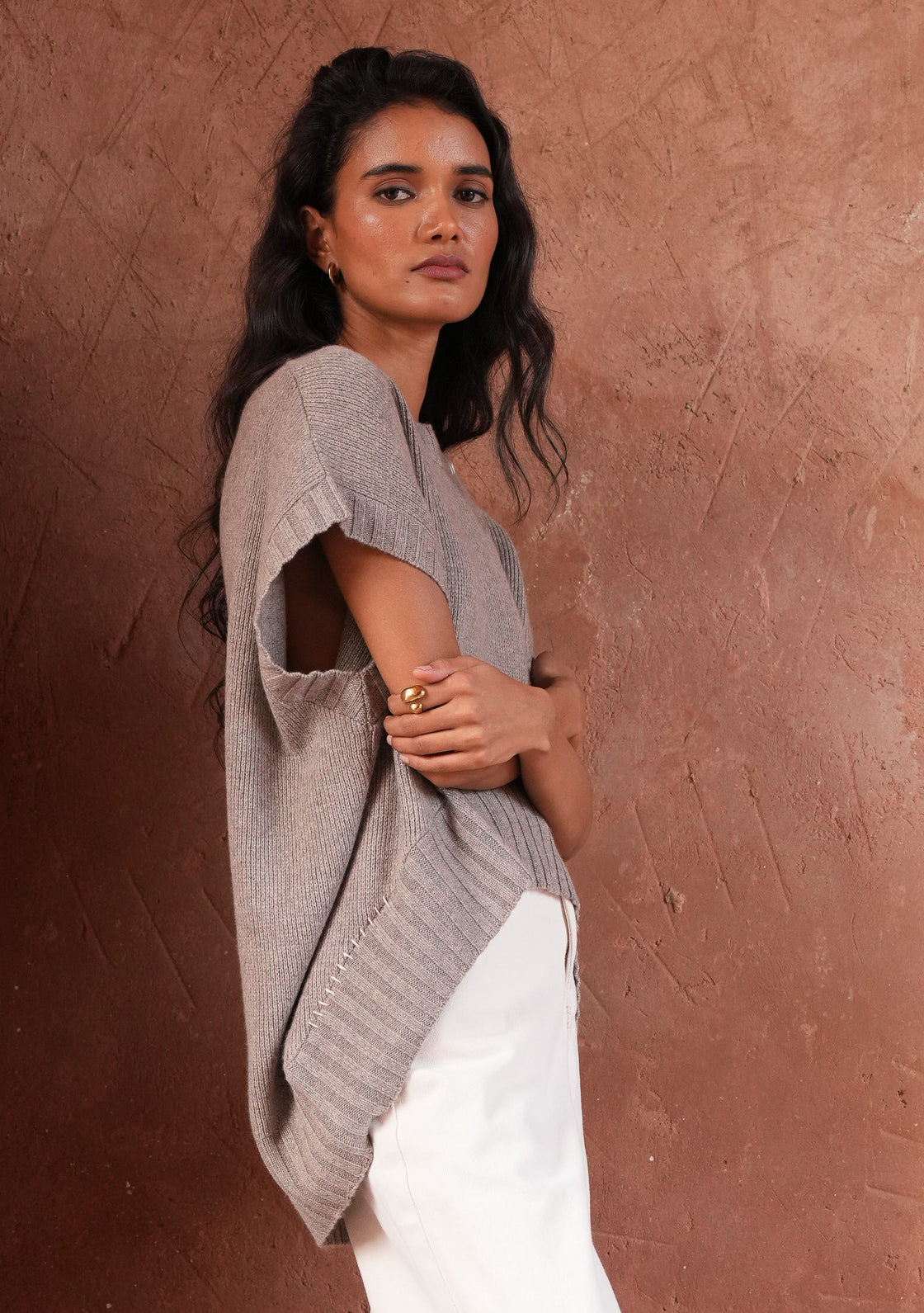 ELM CASHMERE SLEEVLESS SWEATER