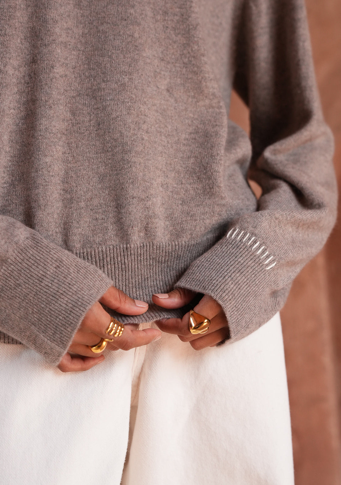 BIRCH CASHMERE SWEATER - DARK SAND