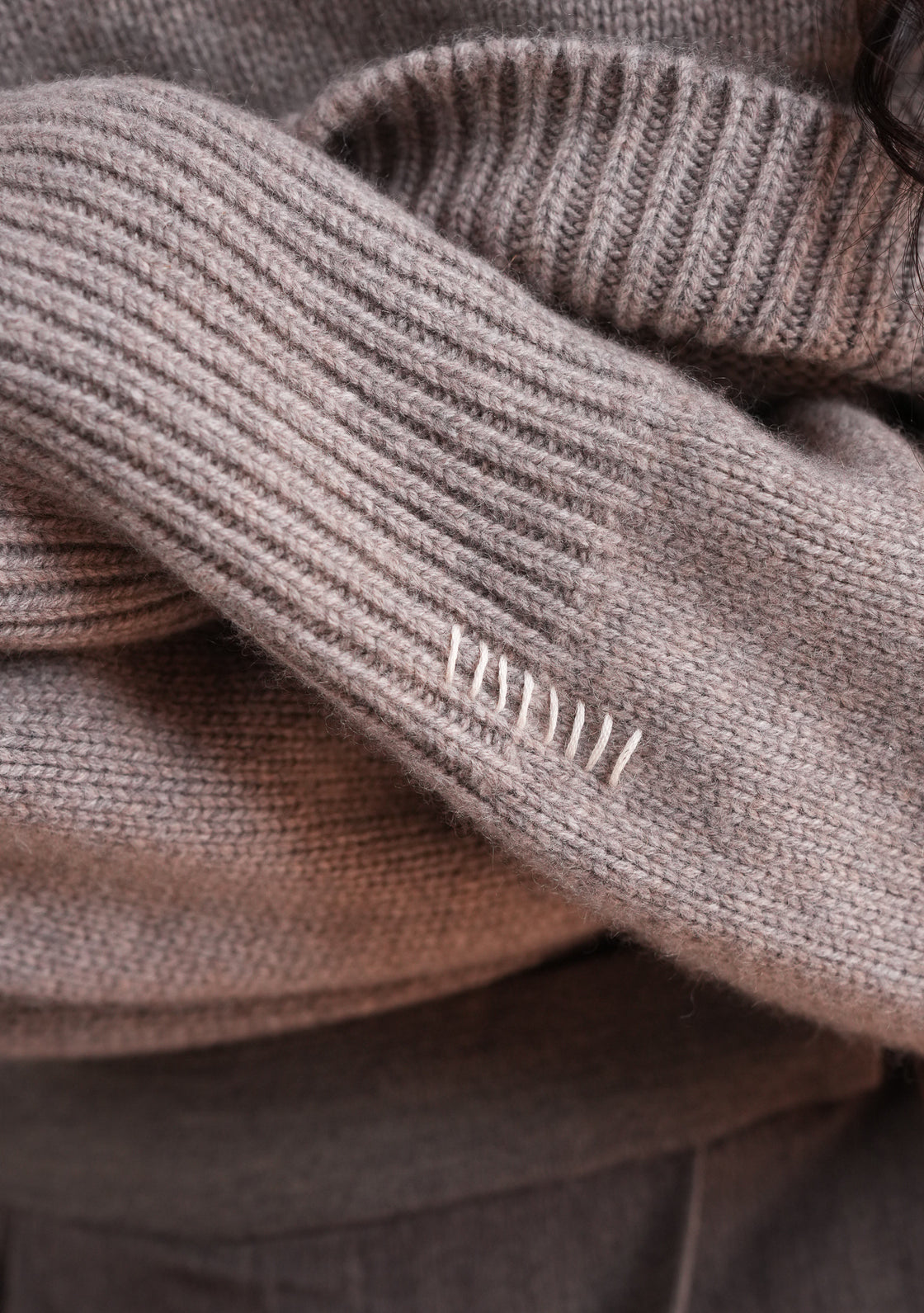 CEDAR SWEATER - DARK SAND